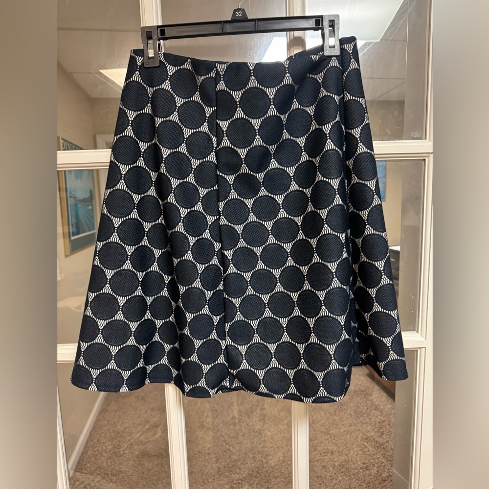 Elegant Blue and White Patterned Skirt reneec. Medium